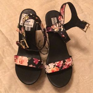 Steve Madden wedges size 7